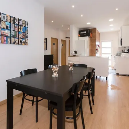 4 Bedroom Near The Beach! Apartament