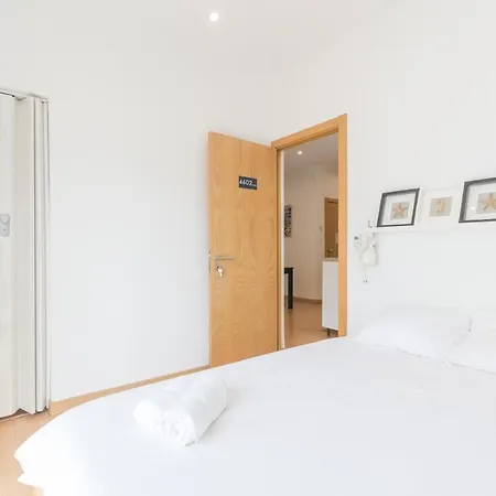 4 Bedroom Near The Beach! * Setúbal