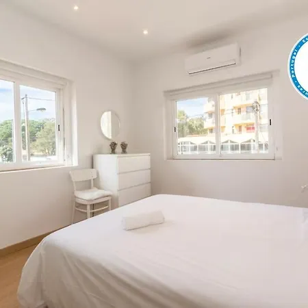 Apartament 4 Bedroom Near The Beach!